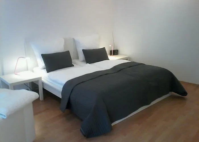 Mitten In Der Innenstadt, Genial!